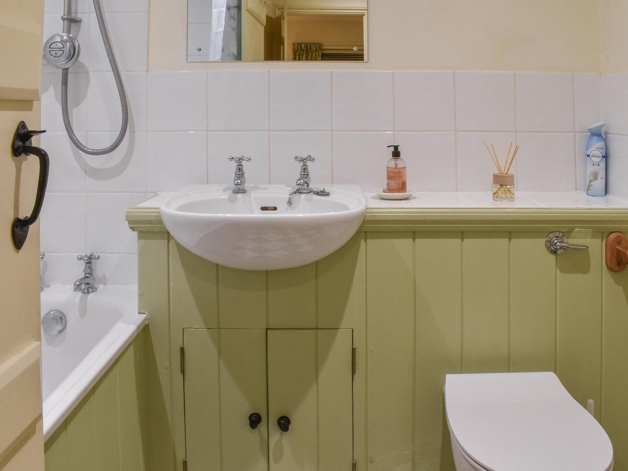 Honeysuckle Cottage North Mundham エクステリア 写真