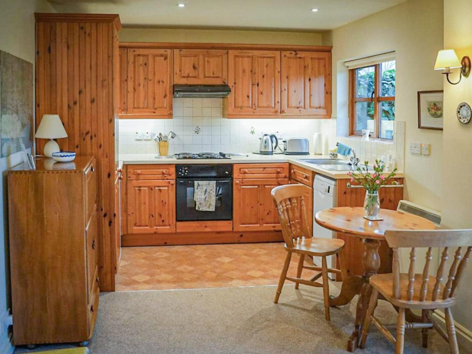 Honeysuckle Cottage North Mundham エクステリア 写真